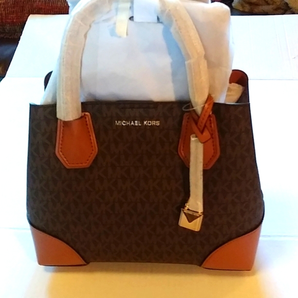 Nwt. Michael kors Mercer gallery small signature logo satchel. - Picture 7 of 13